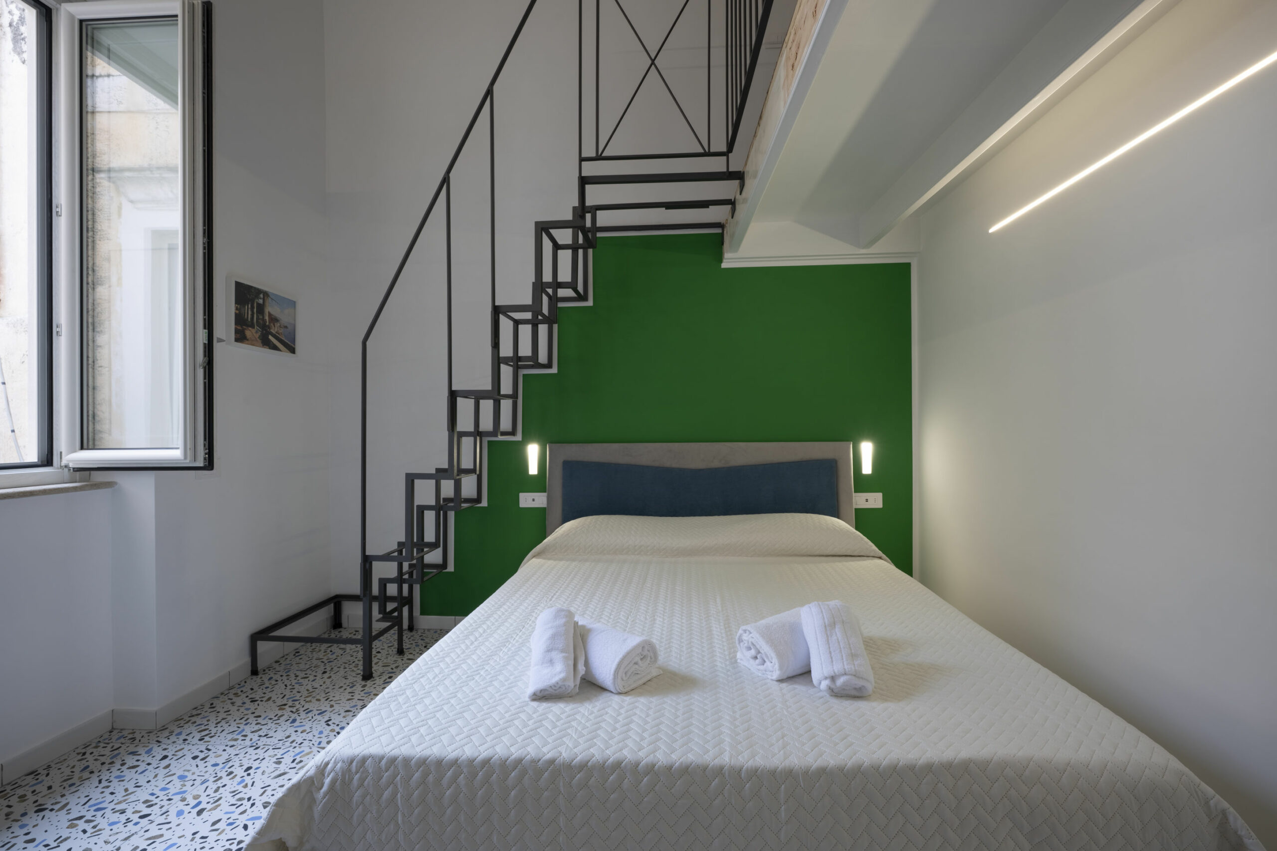 ANA_9456-HDR@emanueleanastasioph-WEB-andrea-camera-casa-amalfi-giugno-2025_risultato